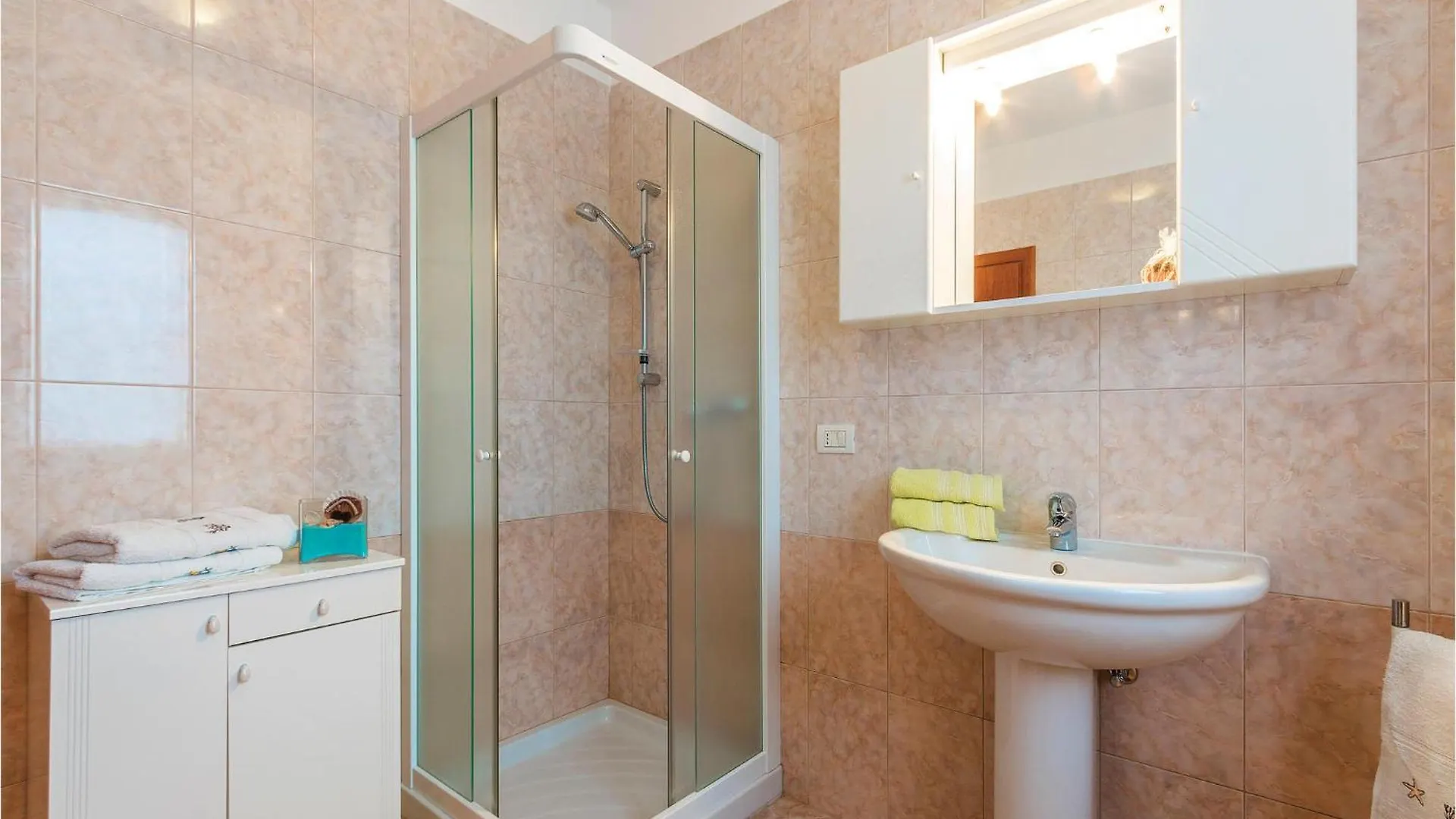 Gorgeous Apartment In Fazana With Wifi